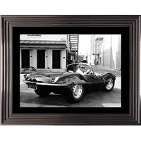 Affiche encadrée Noir et Blanc: Bullitt - Steve Mc Queen et sa Jaguar - 50x70 cm (Cadre Glascow)